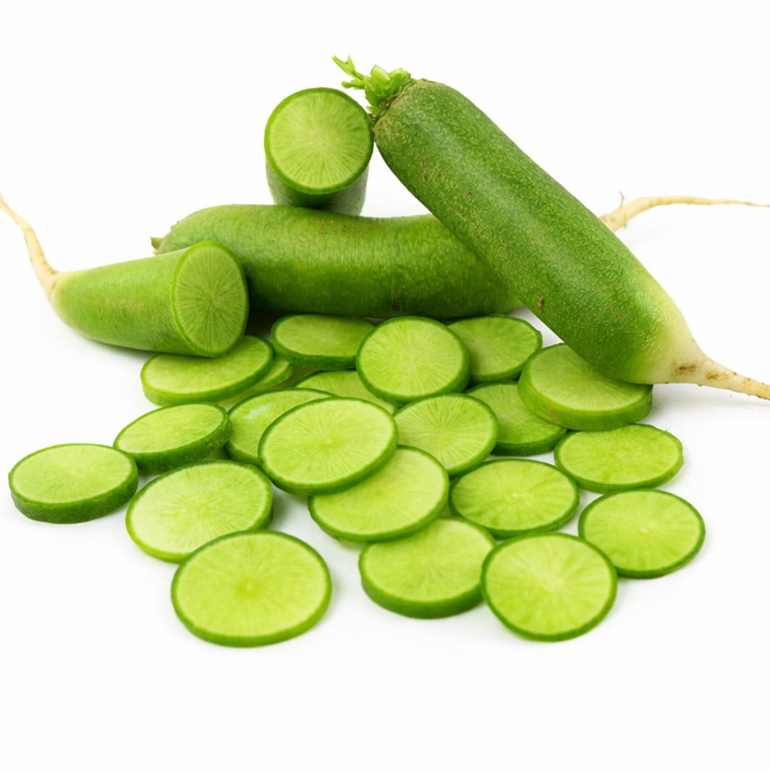 Chinese Shawo Fruit with slices arranged on a white background.