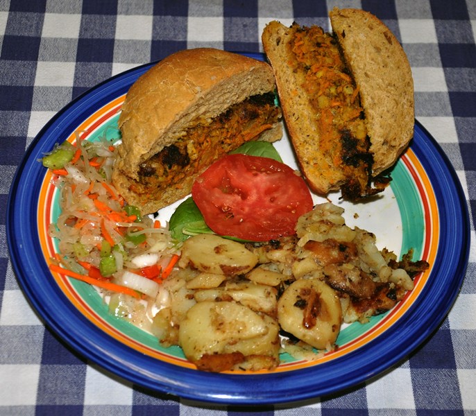 Curried_Carrot-Walnut_Burger