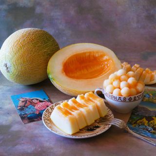 Tommy Apple Melon halved, sliced and in Melon Balls
