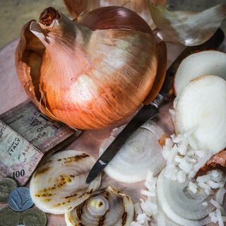 Yellow of Parma Onion, sliced and grilled