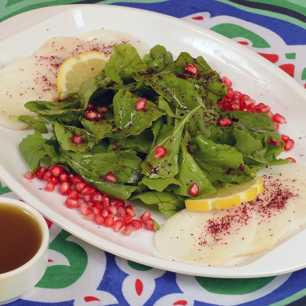 Arugula salad with pomegranate 